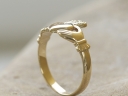 Medium Claddagh Ring